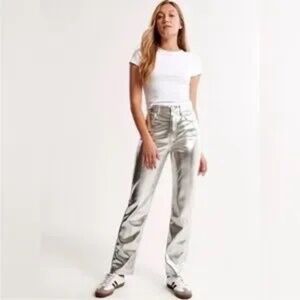 Abercrombie & Fitch Curve Love The 90’s Straight Ultra High Rise Silver Jeans